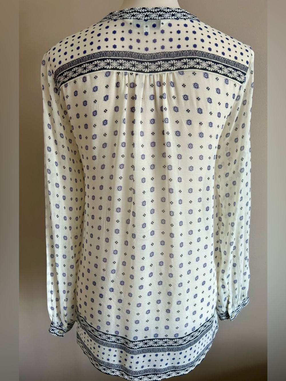 Part Two Cream/Blue Crepe Chiffon Tunic - like new. - Picture 5 of 12